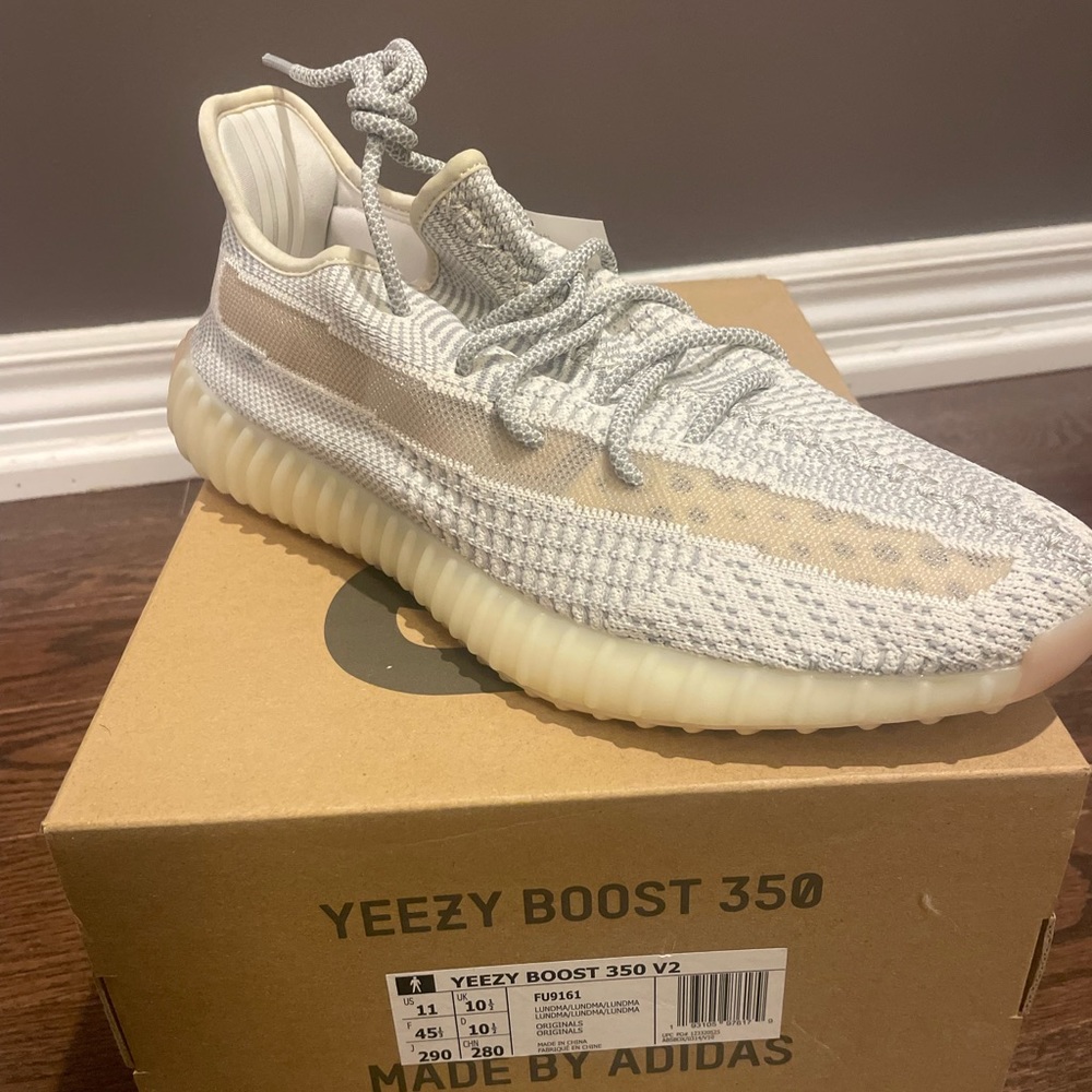 Men’s 11 Yeezy boost 350 v2 lundma